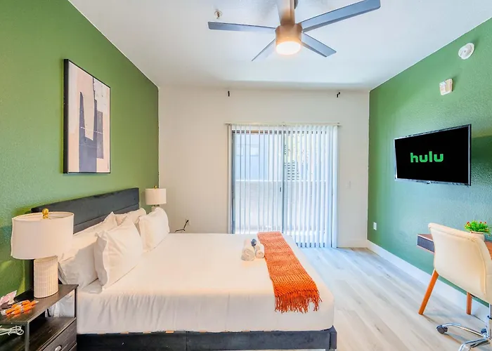 Westgate Escape Pool Gym & Walk To Stadium Glendale