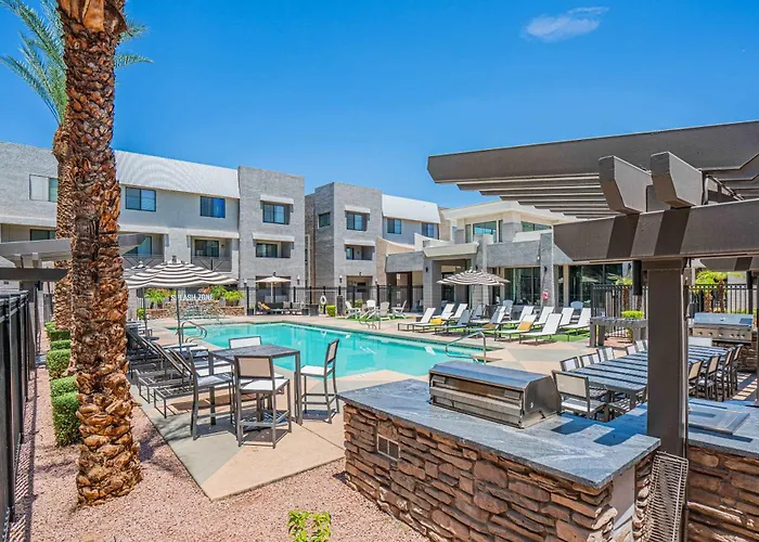 Westgate Escape Pool Gym & Walk To Stadium Apartment