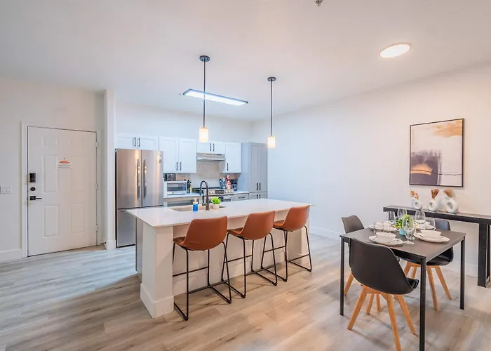 Westgate Escape Pool Gym & Walk To Stadium Apartment Glendale