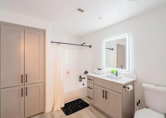 Westgate Escape Pool Gym & Walk To Stadium Apartment Glendale