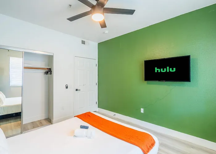 Westgate Escape Pool Gym & Walk To Stadium Glendale