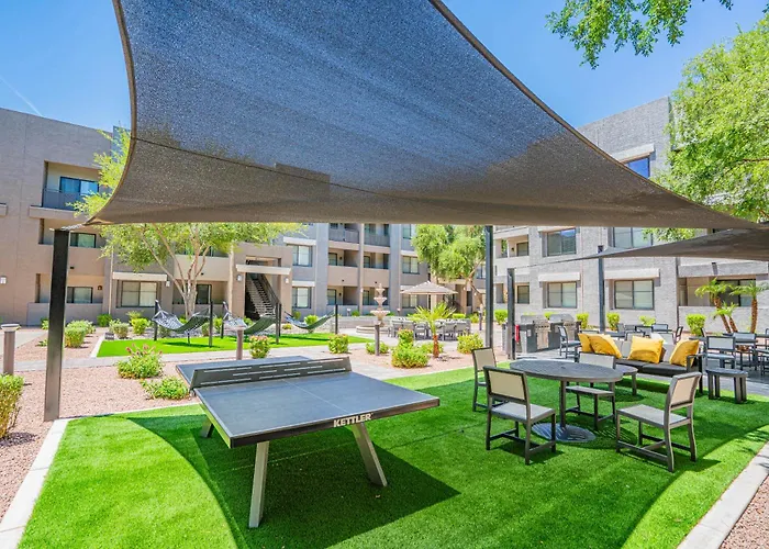 Westgate Escape Pool Gym & Walk To Stadium Apartment Glendale